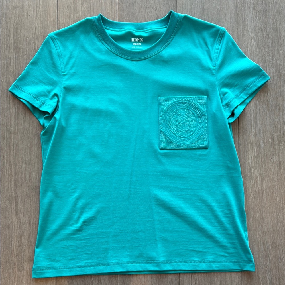 NWOT Hermès Embroidered Pocket Tee in Vert Emeraudi size 36